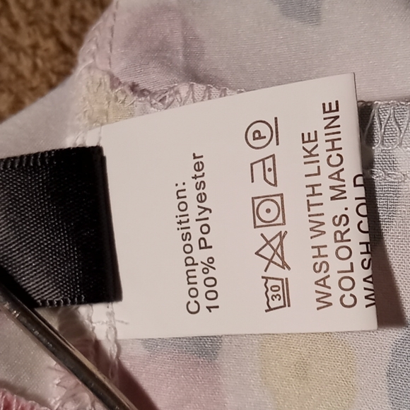 NWT Shein Halter Top with Pretty Lavender Floral Design - Picture 10 of 11